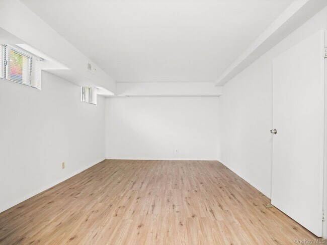 Building Photo - 600 Bedford Rd