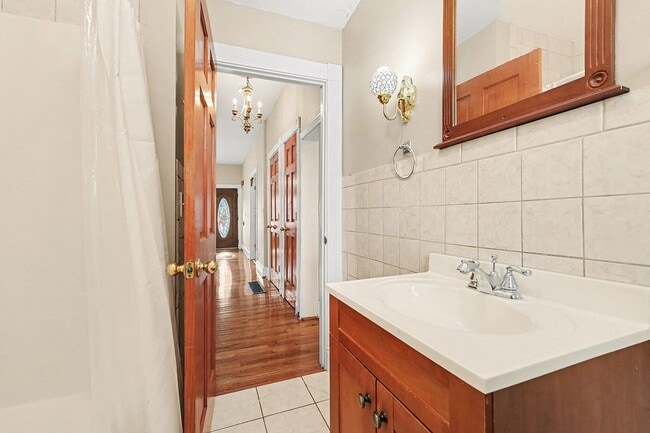 Building Photo - 222 Sterrett Ave