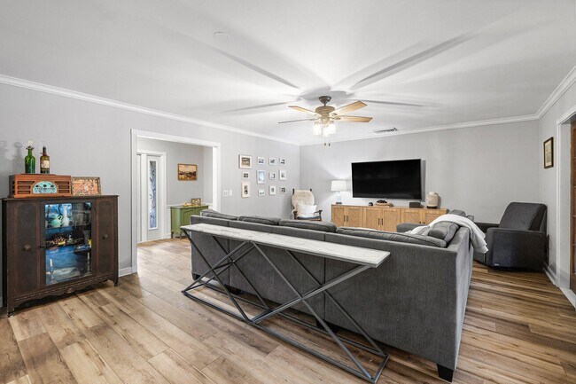Building Photo - 12101 Tumbleweed Ct