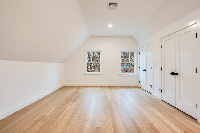 Building Photo - 79 Dana St