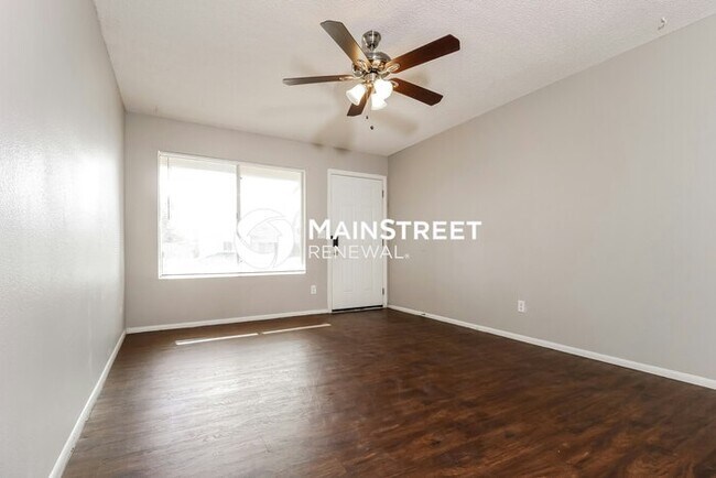 Building Photo - 3 Bedroom Pet-Friendly Home in Glendale, AZ with Main Street Renewal