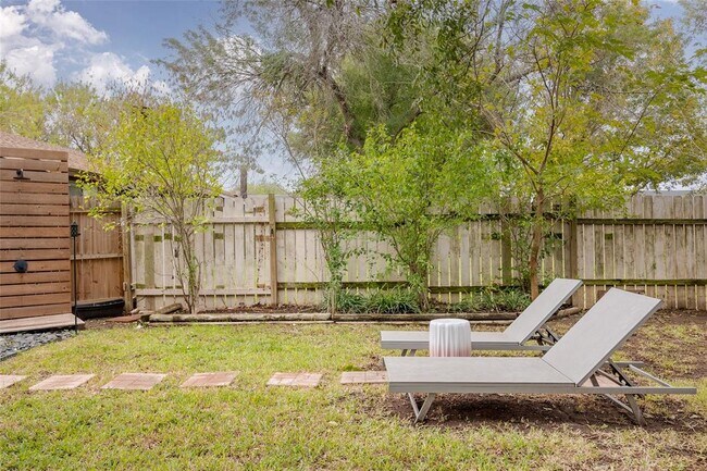 Building Photo - 4601 Candletree Ln