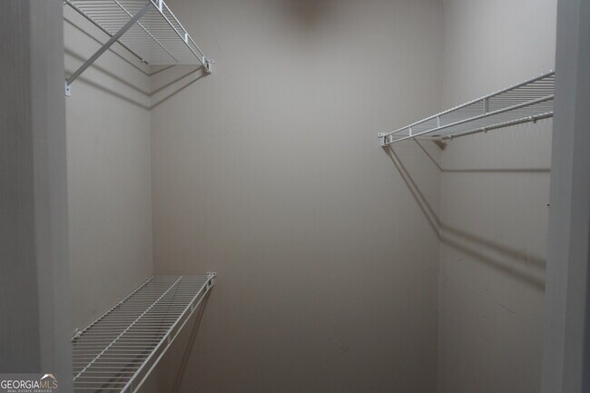 Building Photo - 71 Highoak Dr