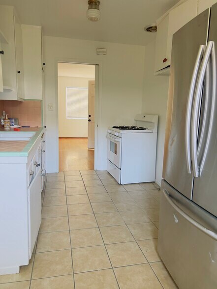 Building Photo - 4247 S Centinela Ave