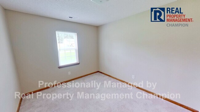 Building Photo - Charming home on Quiet Cul-de-Sac with Ful...