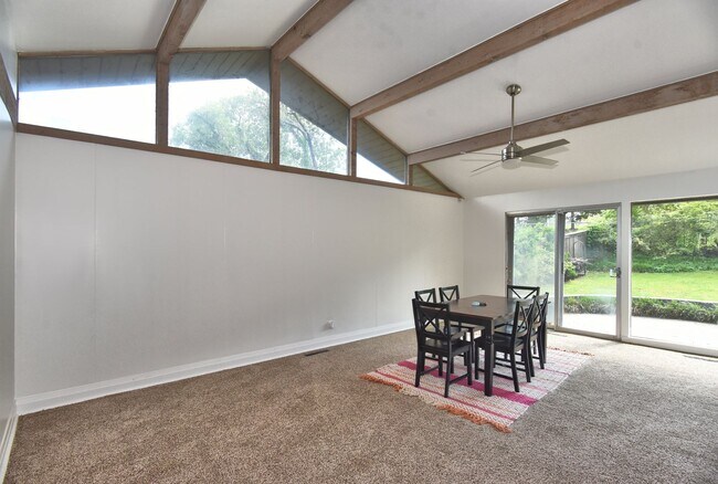 Building Photo - Mid Century Modern home in the Patrick Hen...