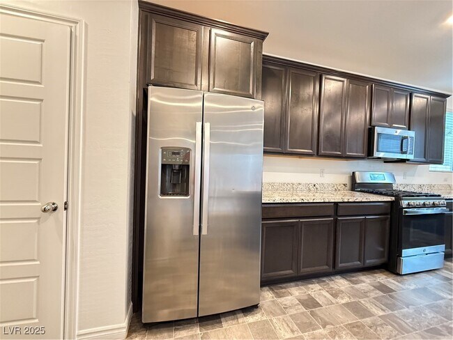 Building Photo - 2852 Amphion Ct