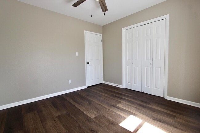 Building Photo - 200 White St