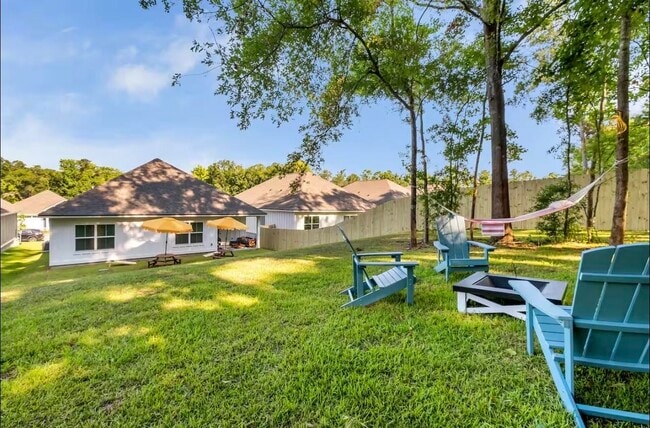 Building Photo - 2047 Hansel Hl Dr