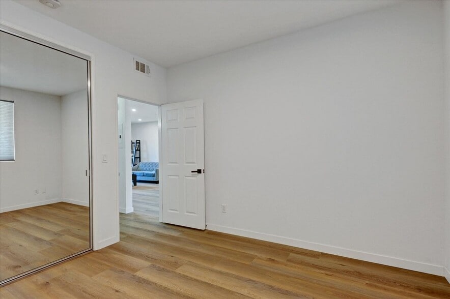 Building Photo - 555 Maine Ave