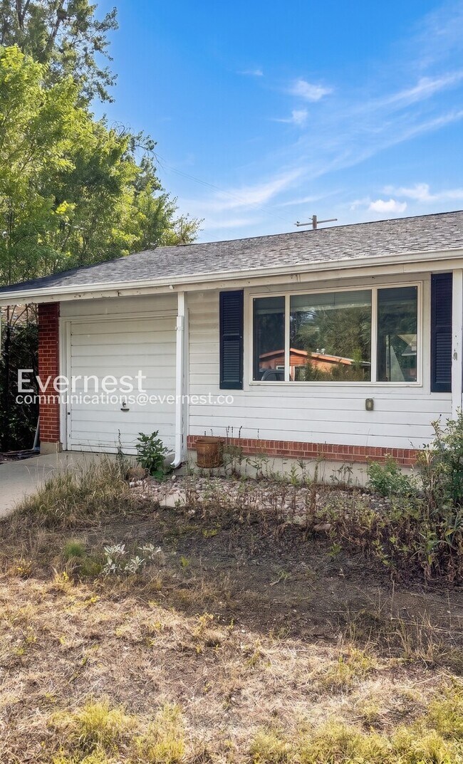 Building Photo - 380 Martin Dr