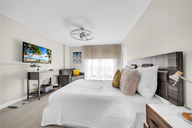 Building Photo - 2080 S Ocean Dr