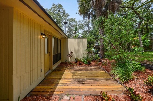 Building Photo - 697 Belflower Pl
