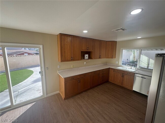 Building Photo - 4171 Victoria St