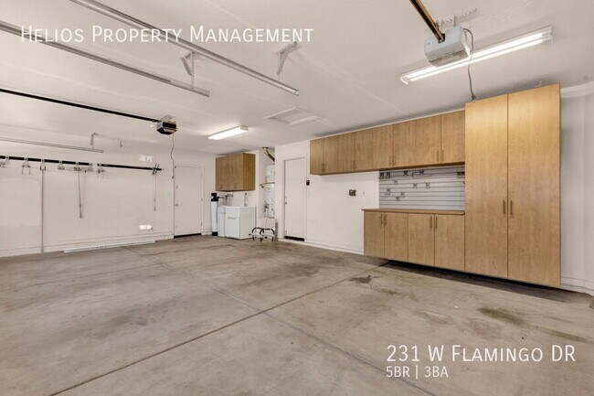 Building Photo - 231 W Flamingo Dr