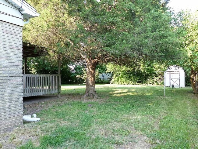 Building Photo - Charming 3 Bedroom Home Available September 1