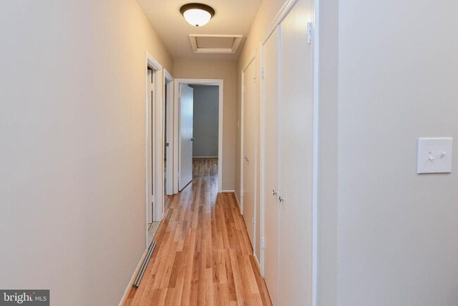 Building Photo - 15043 Cherrywood Dr
