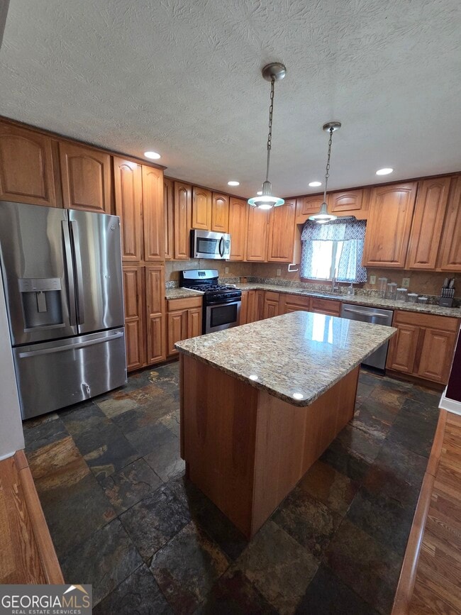 Building Photo - 160 Fox Meadow Dr