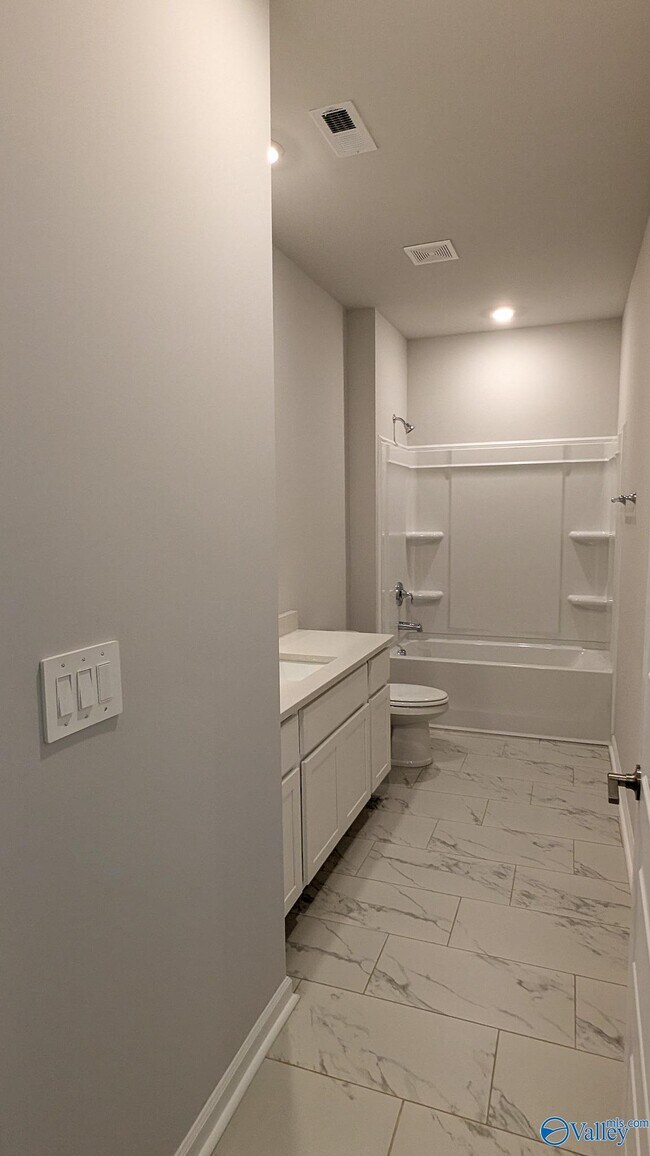 Building Photo - 162 Fenwick Pl