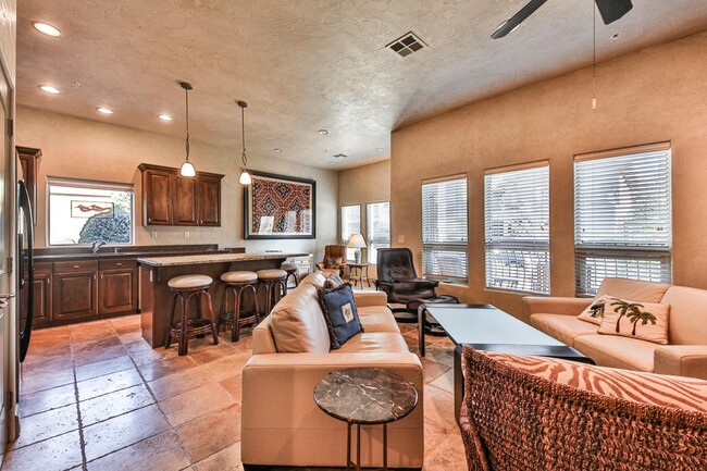 Building Photo - 280 S Luce Del Sol