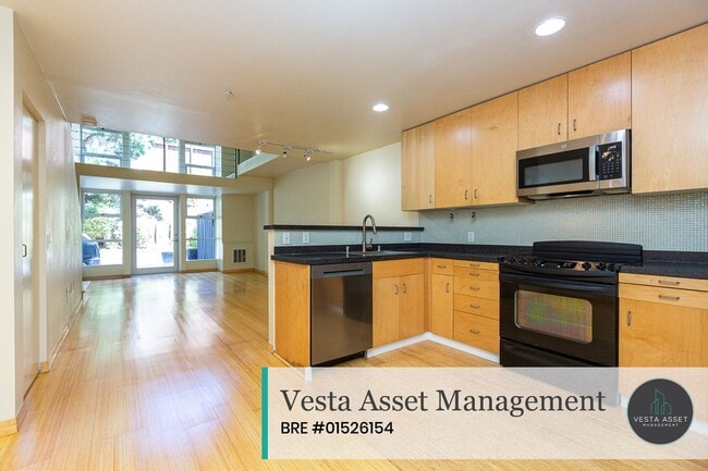 Building Photo - Lower Pacific Heights: Spacious 2-Level  L...