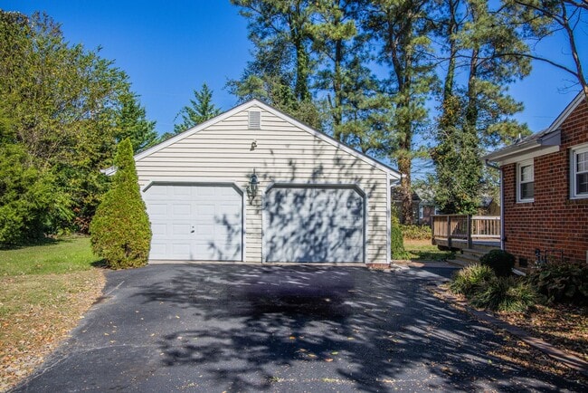Building Photo - Settle in to this beautiful 3 bed 3 bath in Mechanicsville!