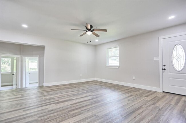 Building Photo - 704 Natchez River Cir
