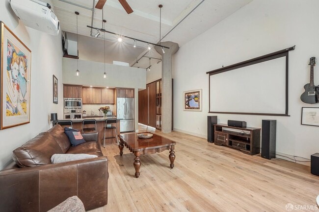 Building Photo - 601 4th St