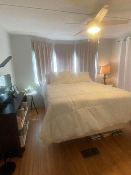 Building Photo - 17 Madrid Ln