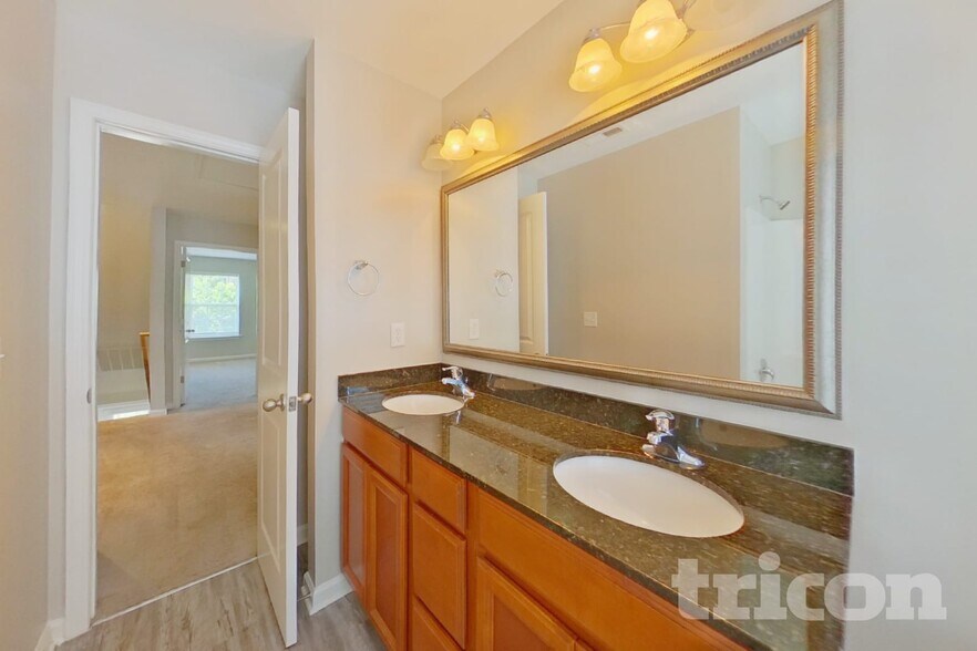 Building Photo - 304 Longfellows Ln