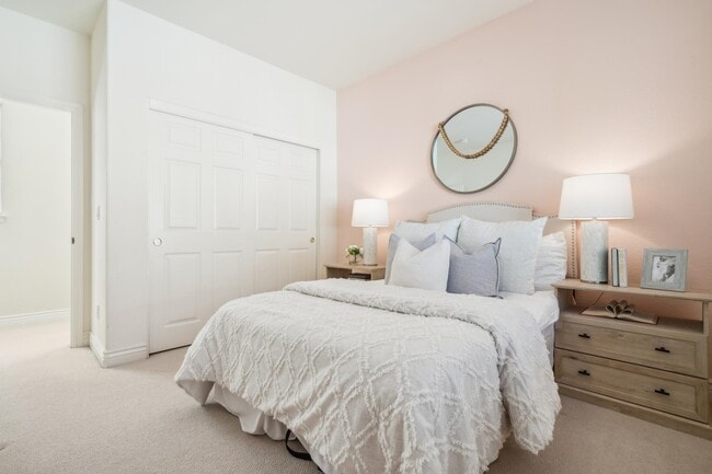 Building Photo - 212 Abigail Cir