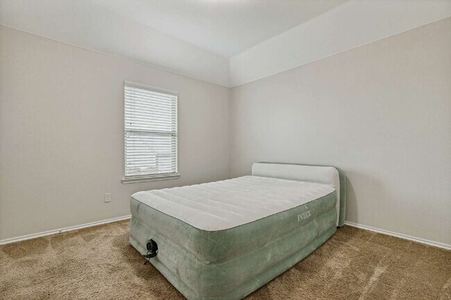 Building Photo - Modern Suburban Retreat in the Heart of McKinney