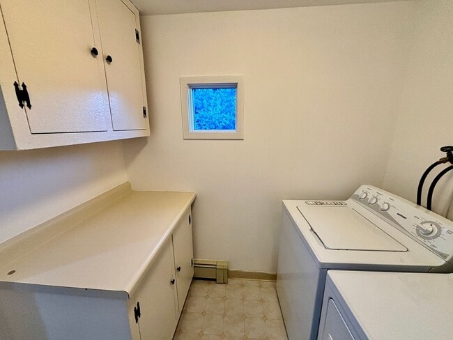 Building Photo - Updated 3BR Evergreen Home w/ Garage & Fenced Yard