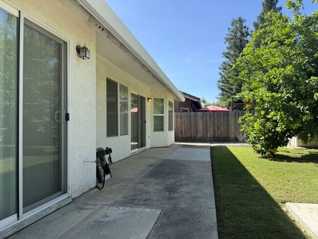 Building Photo - Charming 3-bedroom, 2-bath home in North Merced!