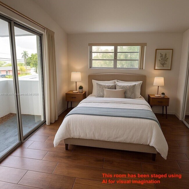 Building Photo - 465 S Royal Poinciana Blvd