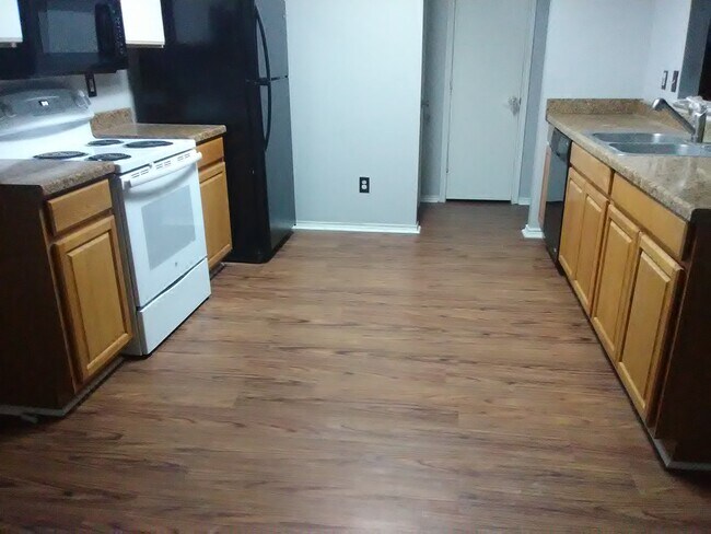 Building Photo - 8116 Stagwood Hill