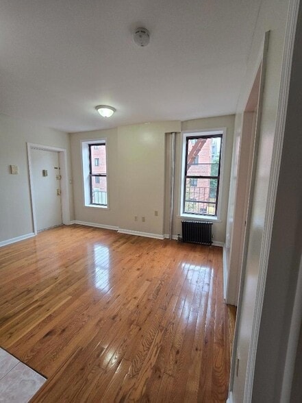 Building Photo - 754 Park Pl