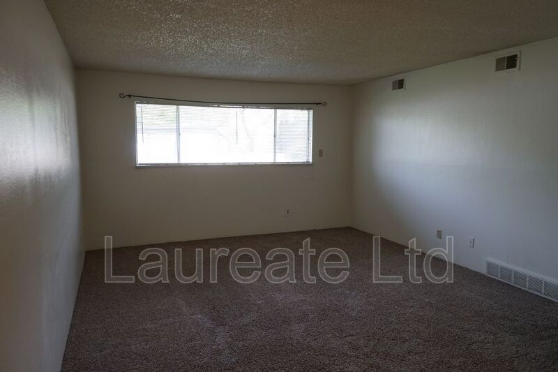 Building Photo - 280 E Highline Cir