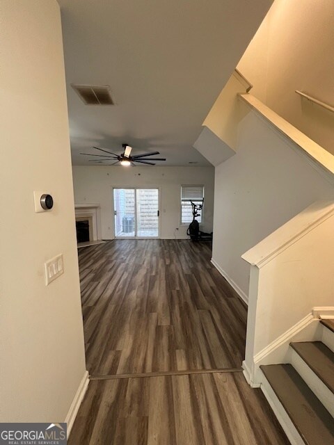 Building Photo - 2026 Austin Park Cir