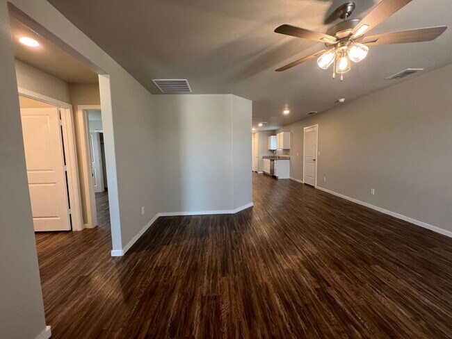 Building Photo - Pre leasing for July: Upland West.