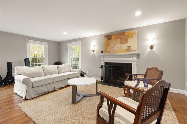 Building Photo - 25 Saddle Club Rd