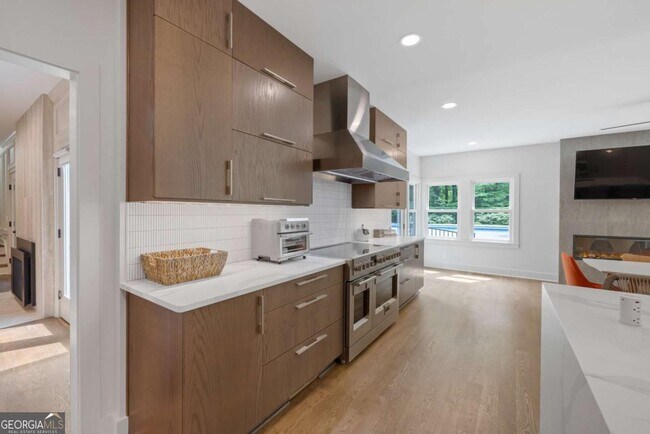 Building Photo - 9950 Farmbrook Ln
