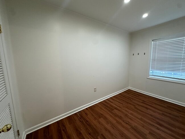 Building Photo - 5901 Brierdale Ave