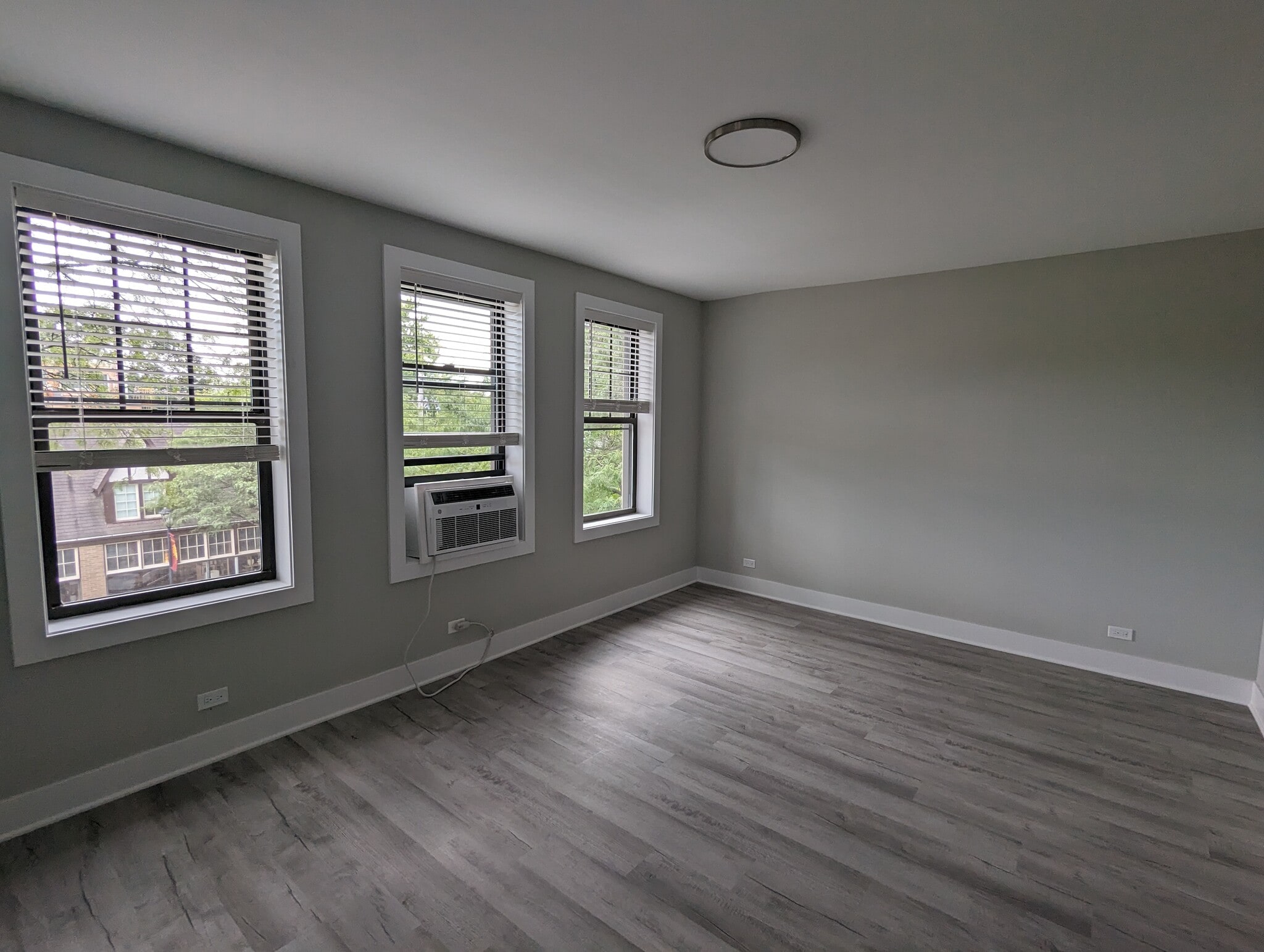 Building Photo - 372 Hazel Ave