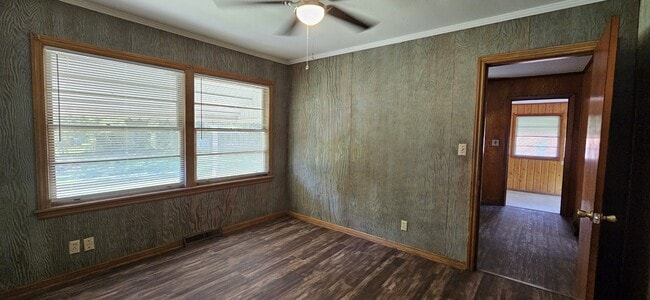 Building Photo - 2004 Roebuck St