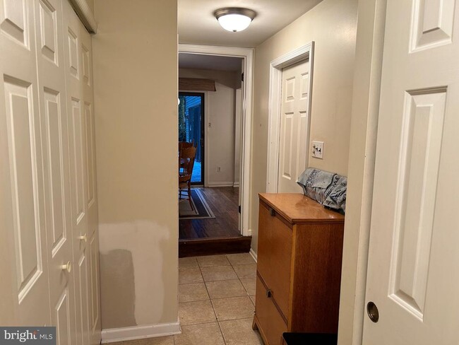 Building Photo - 548 Nottingham Dr