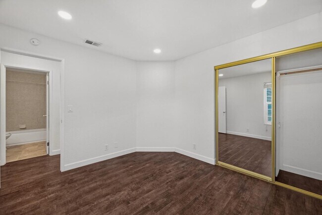 Building Photo - 1286 Crestpoint Dr