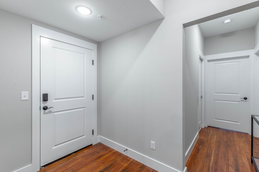 Building Photo - 1108 McCallie Ave