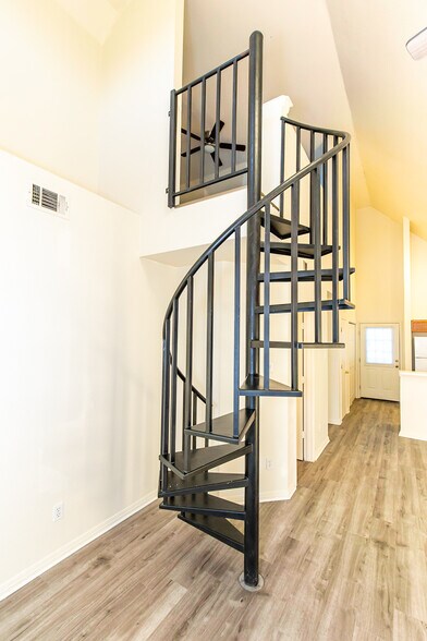 Loft - 3001 Whisper Oaks Ln