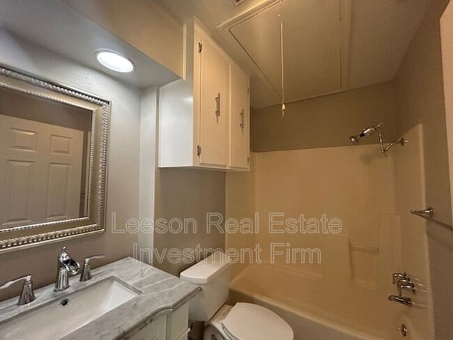 Building Photo - 3434 Stonebrook Pl